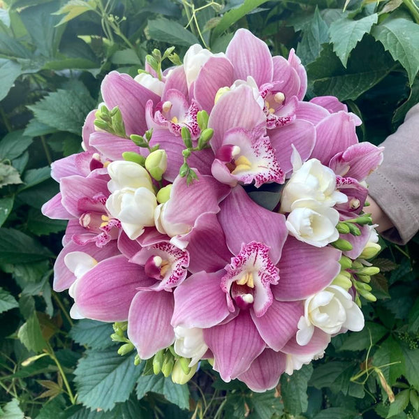 Buchet de mireasa orhidee cymbidium roz