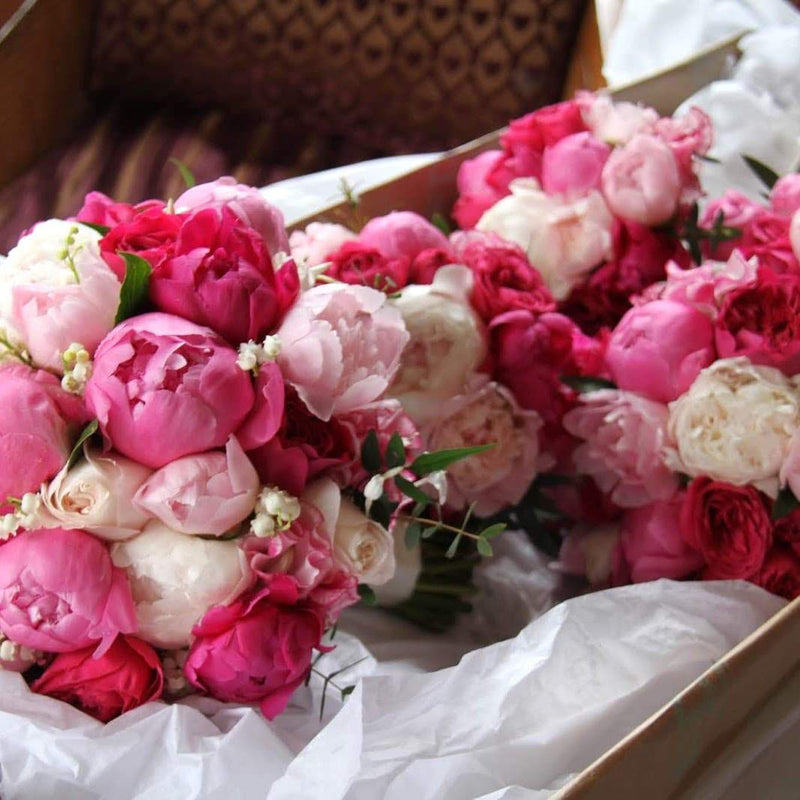 Pachete de cununie compuse din lumanari cununie, buchet mireasa si buchet nasa