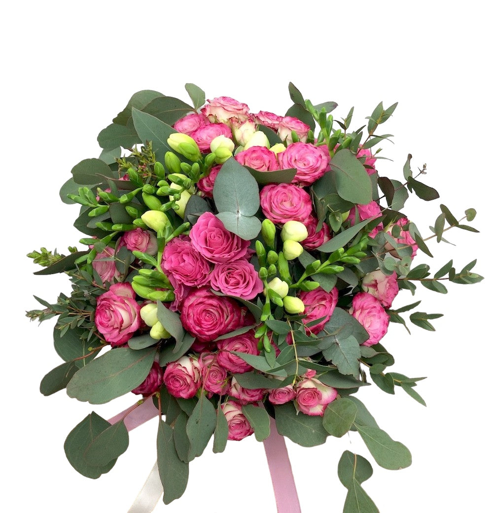 Buchet cununie frezii albe si minirose roz