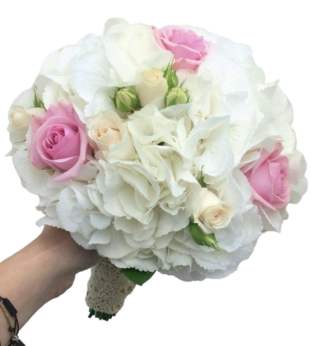 Buchet mireasa hortensie alba si minirose crem