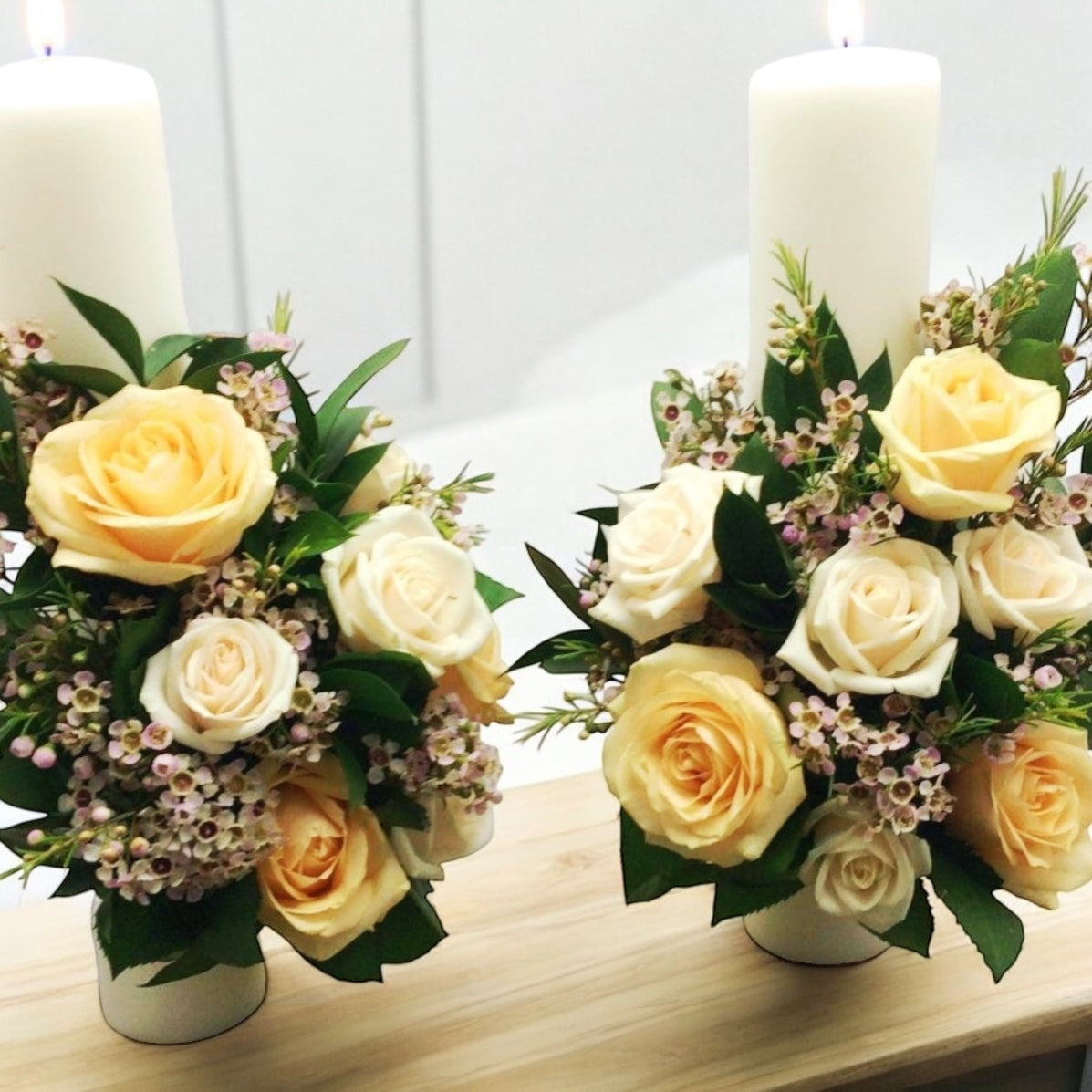 Lumanari cununie scurte trandafiri peach si crem