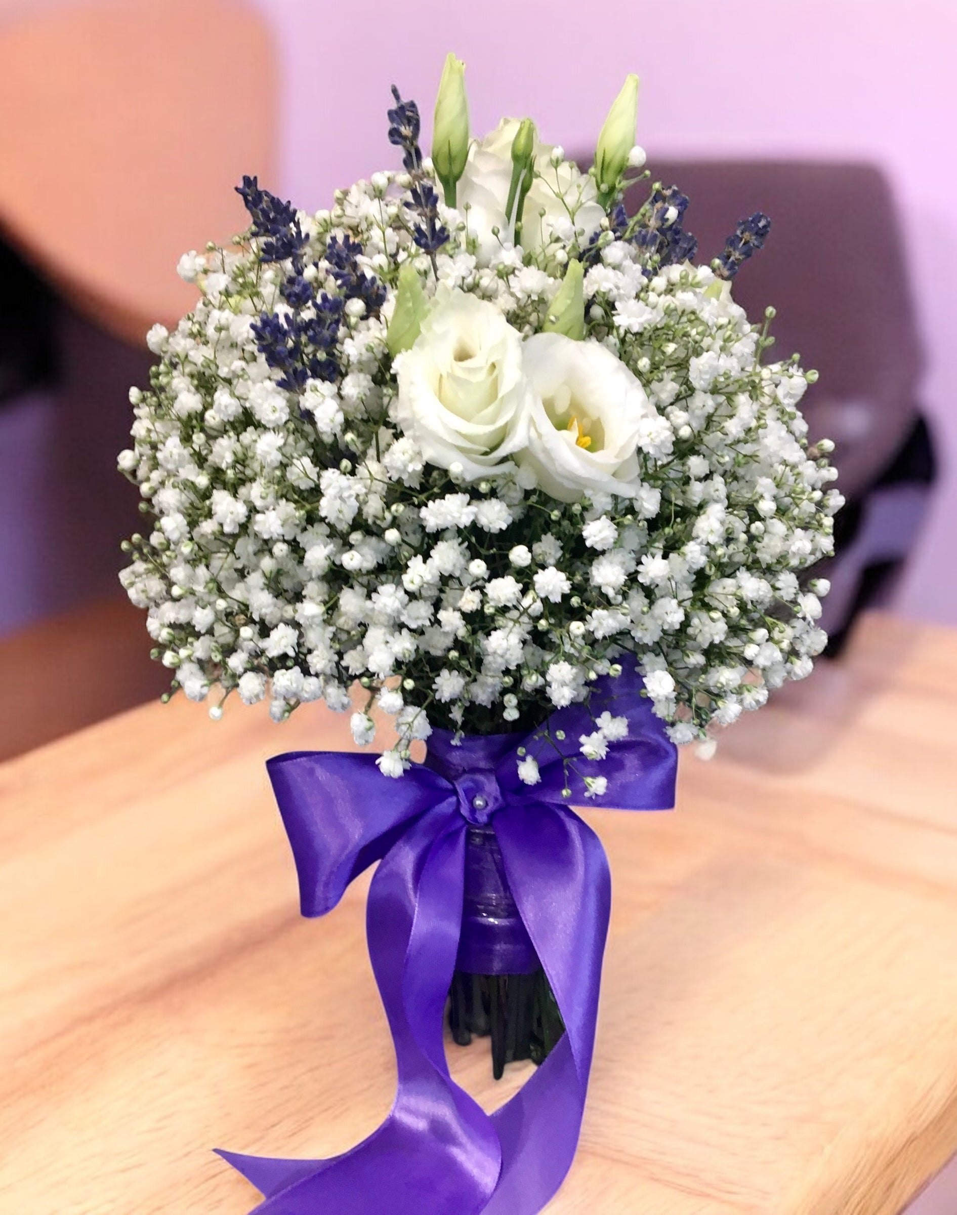 Buchet mireasa lavanda si floarea miresei