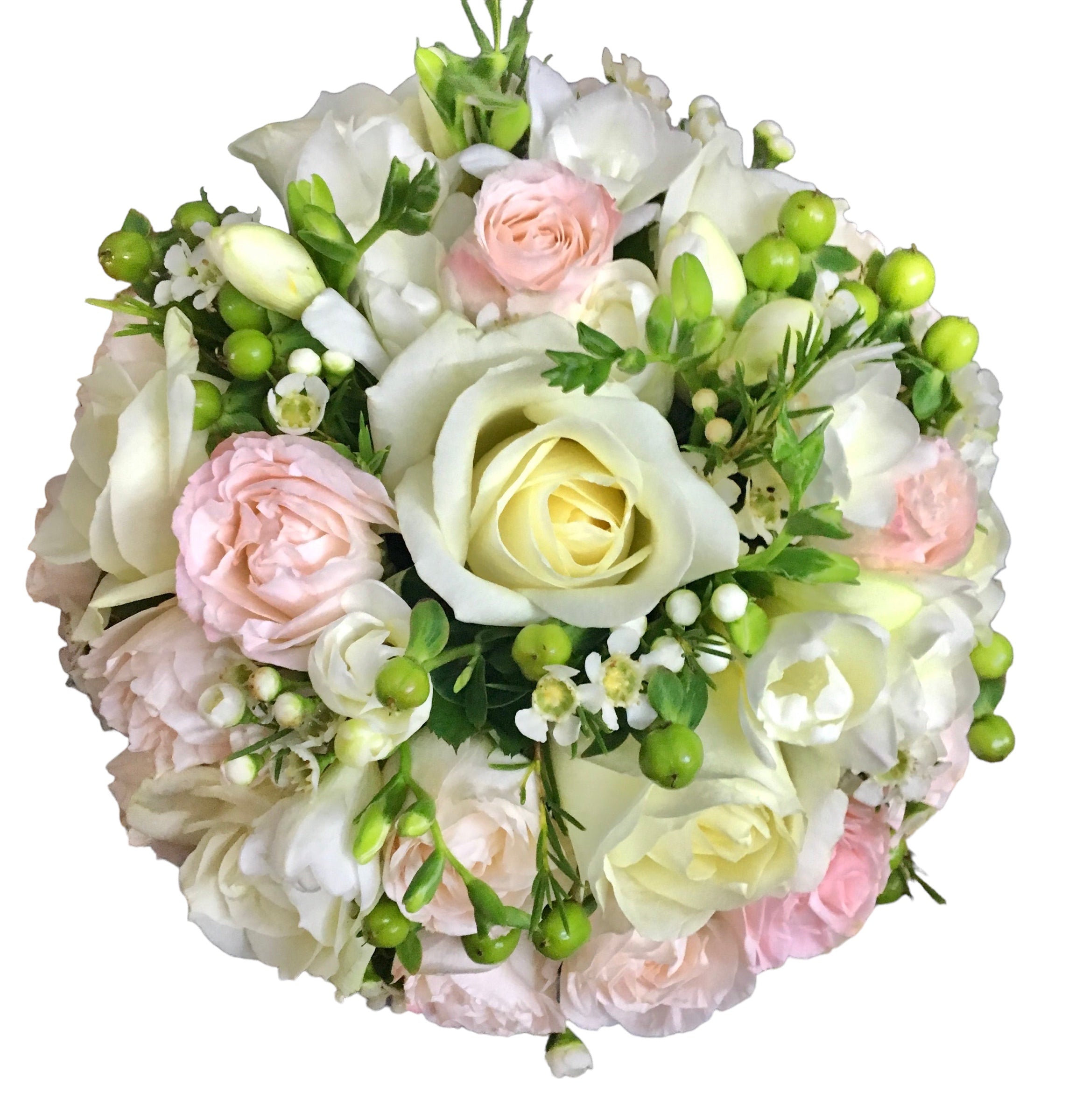 Buchet de mireasa cu trandafiri si hypericum