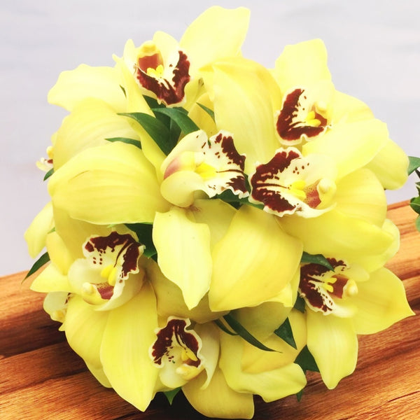 Buchet nasa orhidee cymbidium galbena