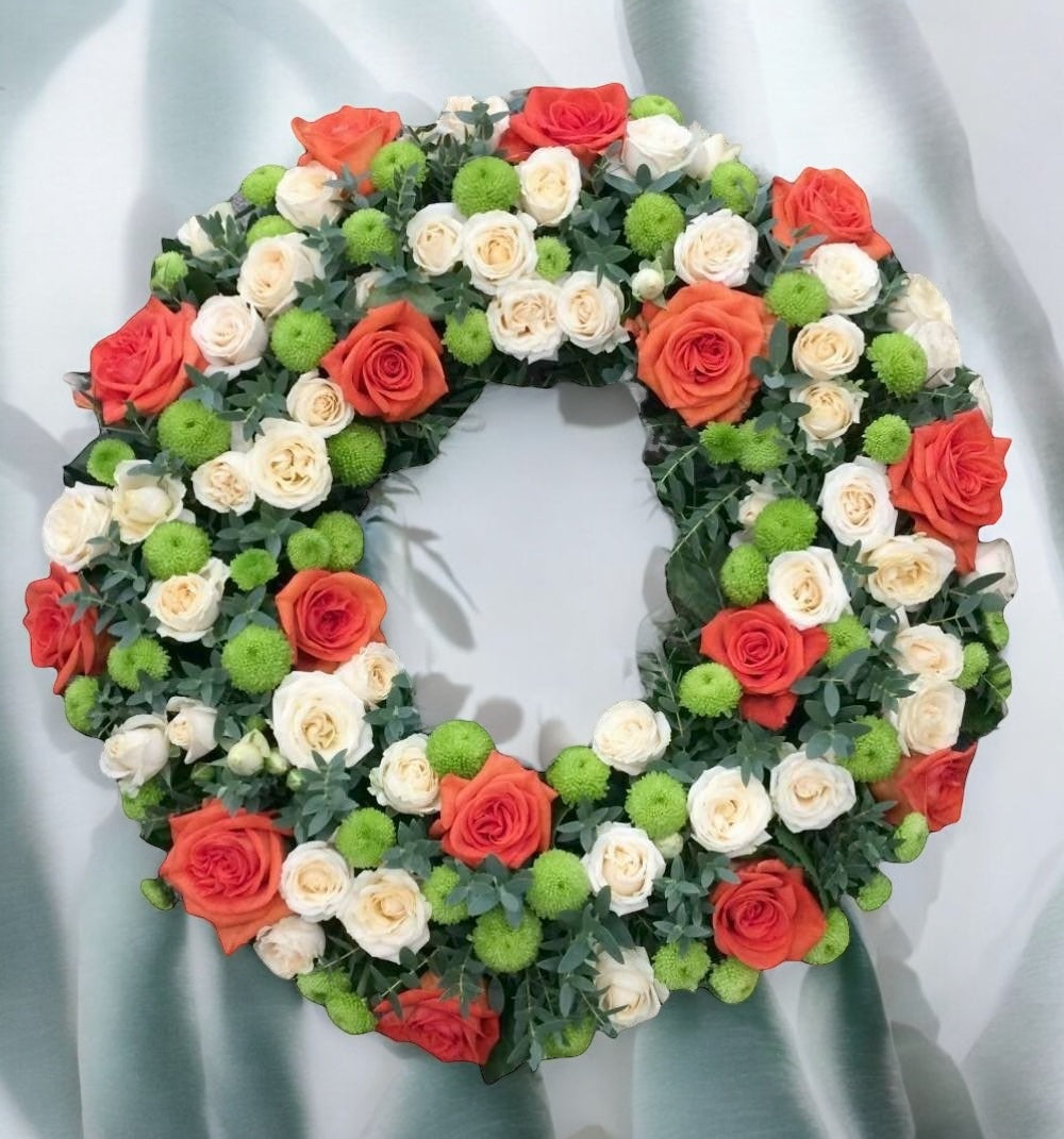 Coroana funerara rotunda trandafiri si santini