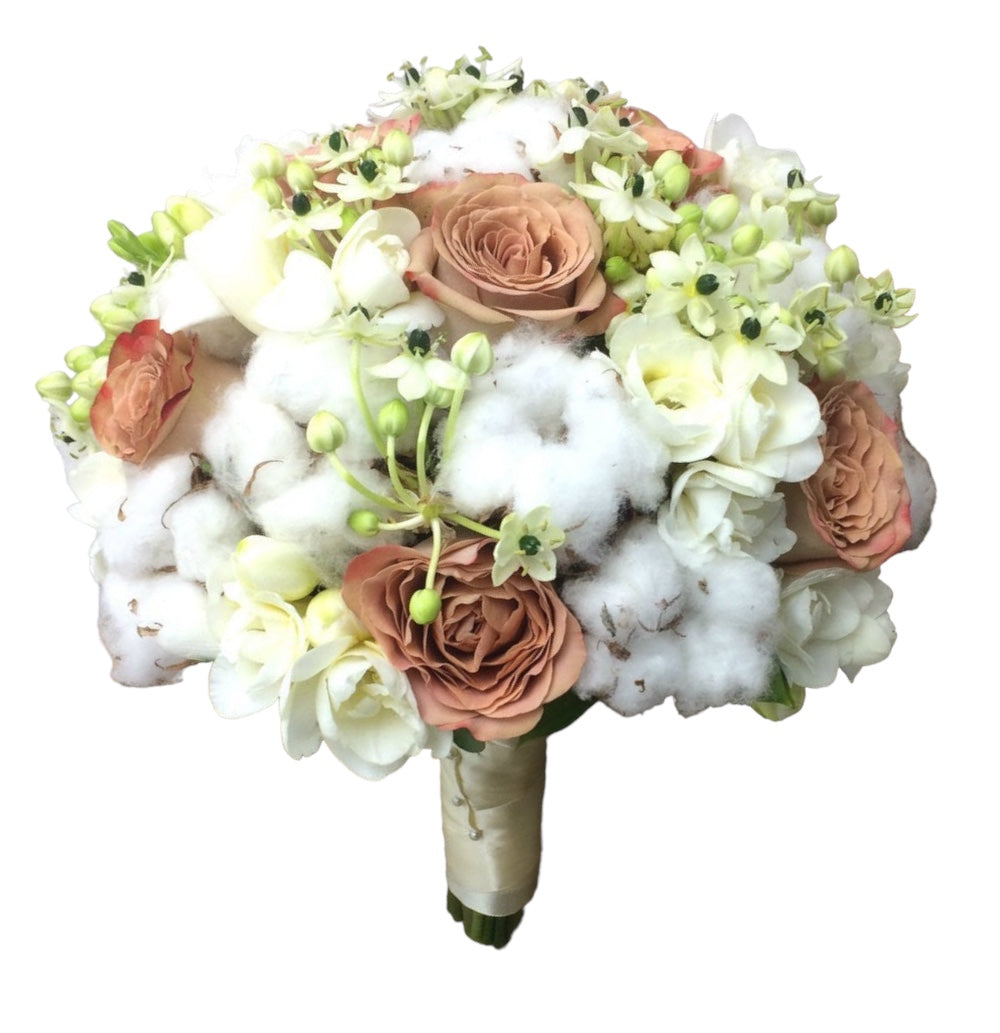 Buchet mireasa bumbac si trandafiri cappuccino