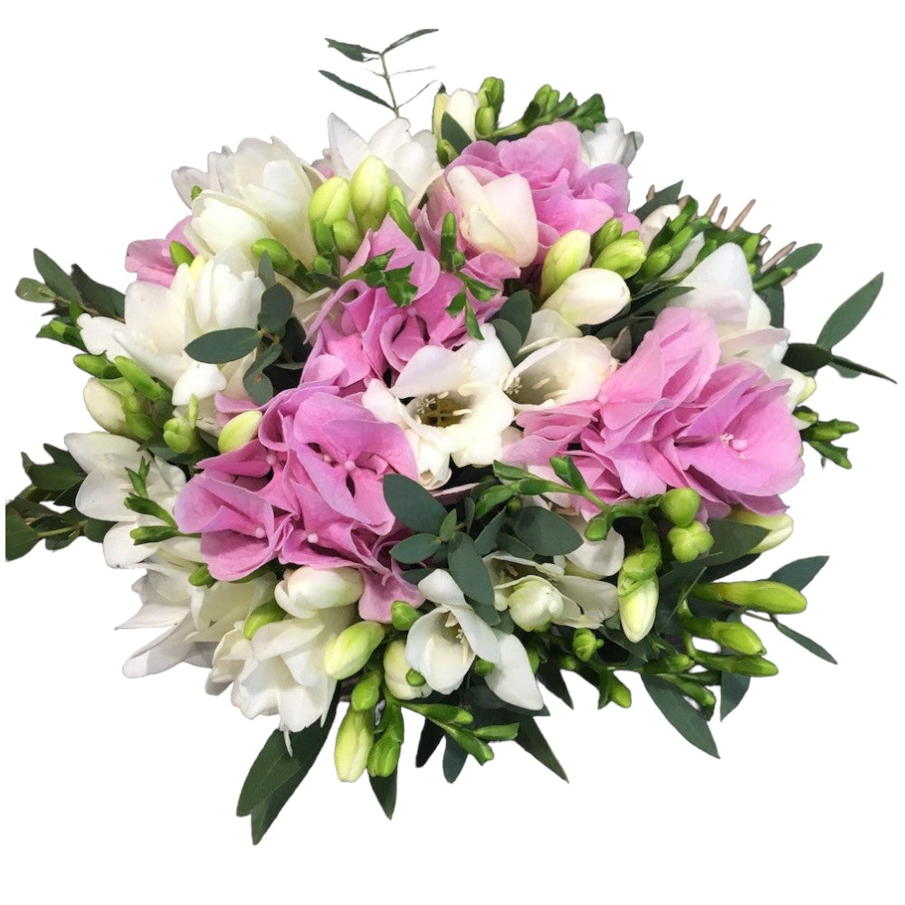 Buchet de mireasa roz cu frezii si hortensie