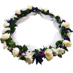 Aranjament de cristelnita din trandafiri, lisianthus si crizantema