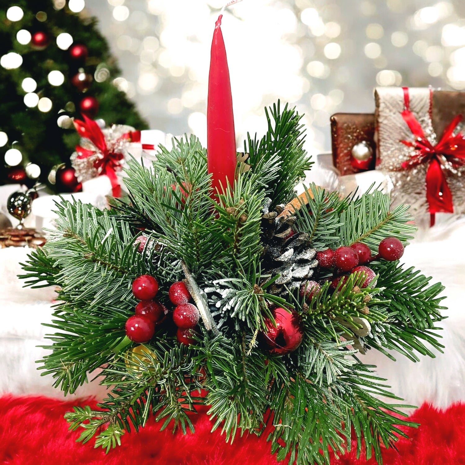 Aranjament de Craciun cu lumanare si brad natural