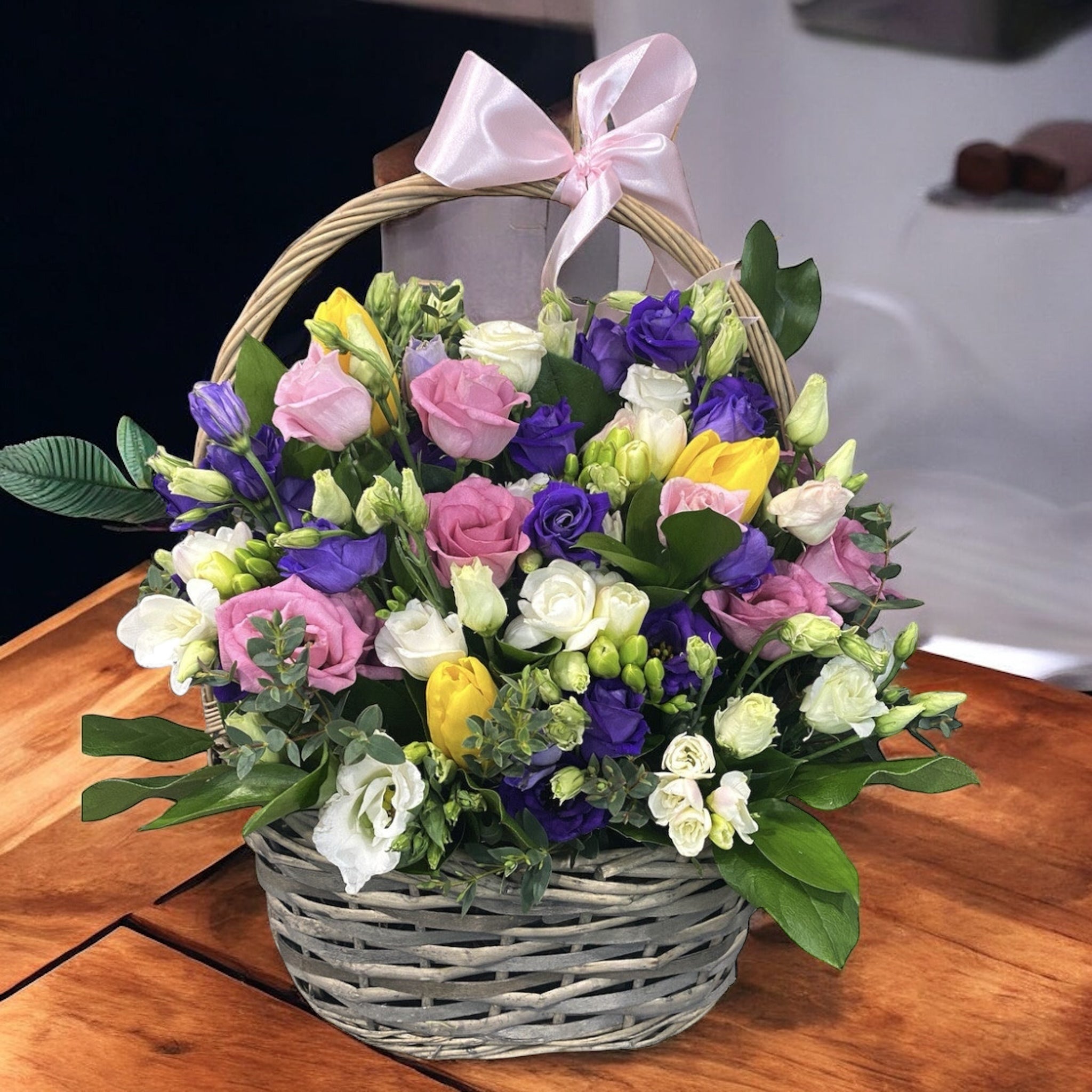 Colorful basket - mix of spring flowers