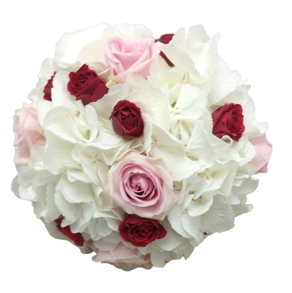 Buchet mireasa hortensie alba si minirose rosii