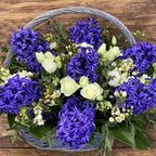 Cos cu flori de primavara