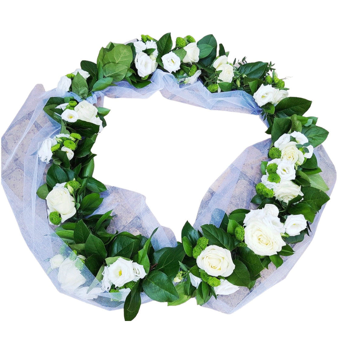 Aranjament cristelnita - ghirlanda botez cu santini si trandafiri