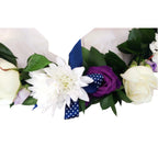 Aranjament de cristelnita din trandafiri, lisianthus si crizantema