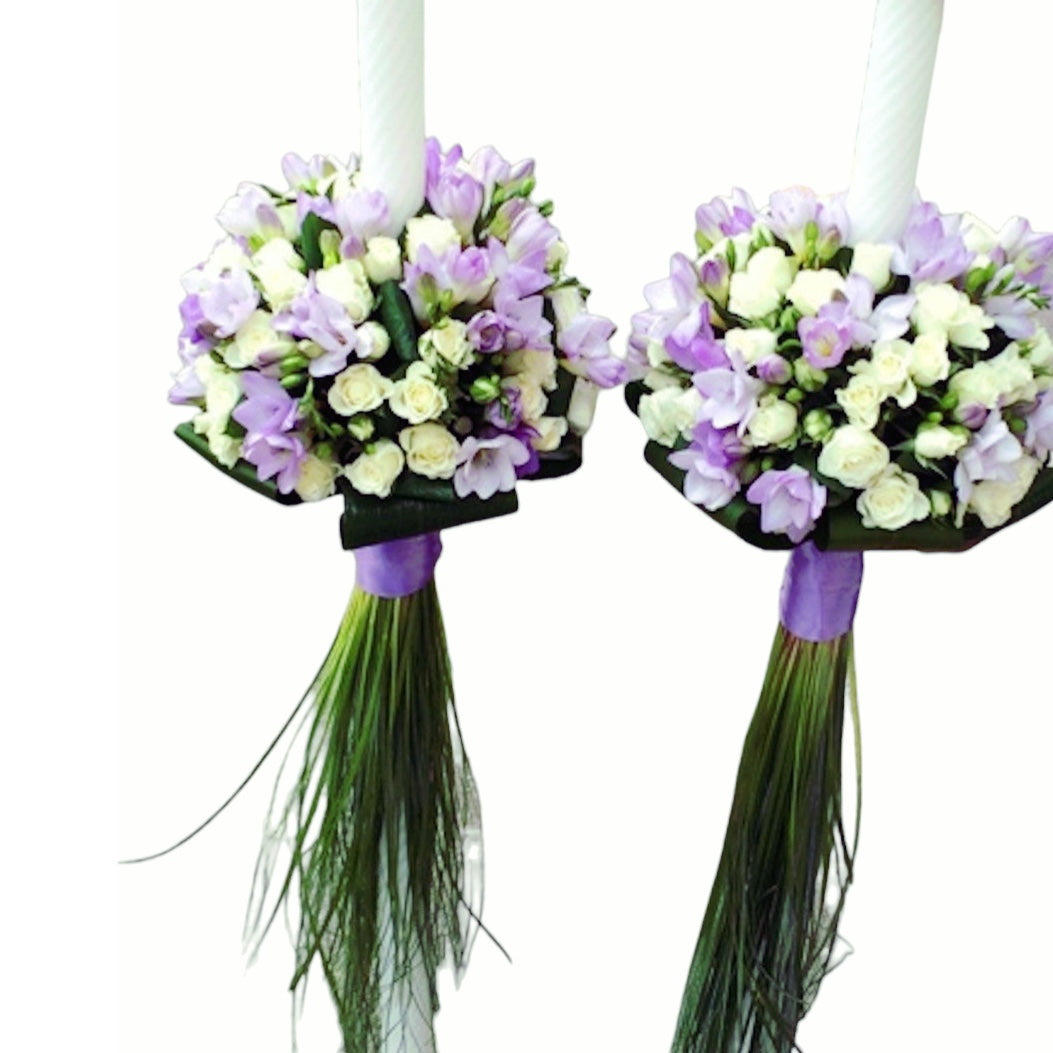 Lumanari de cununie cu minirose si frezii mov