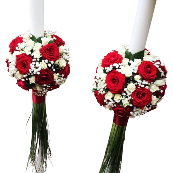 Lumanari nunta cu trandafiri rosii si minirose albe