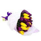 Buchet de primavara din 21 lalele mov si galbene