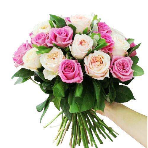 Buchet de oferit din trandafiri colorati