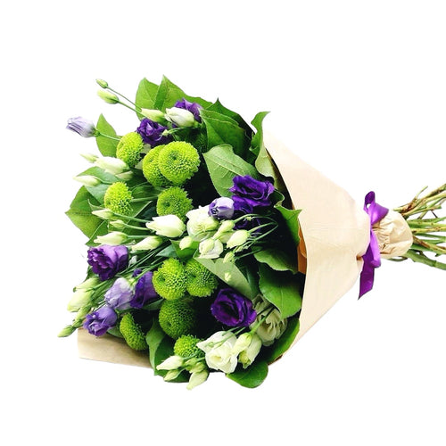 Buchet de lisianthus si santini