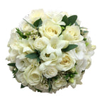 Buchet de cununie clasic din trandafiri, frezii si lisianthus