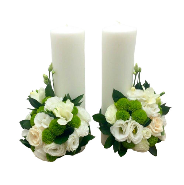 Short lisianthus and santini wedding candles