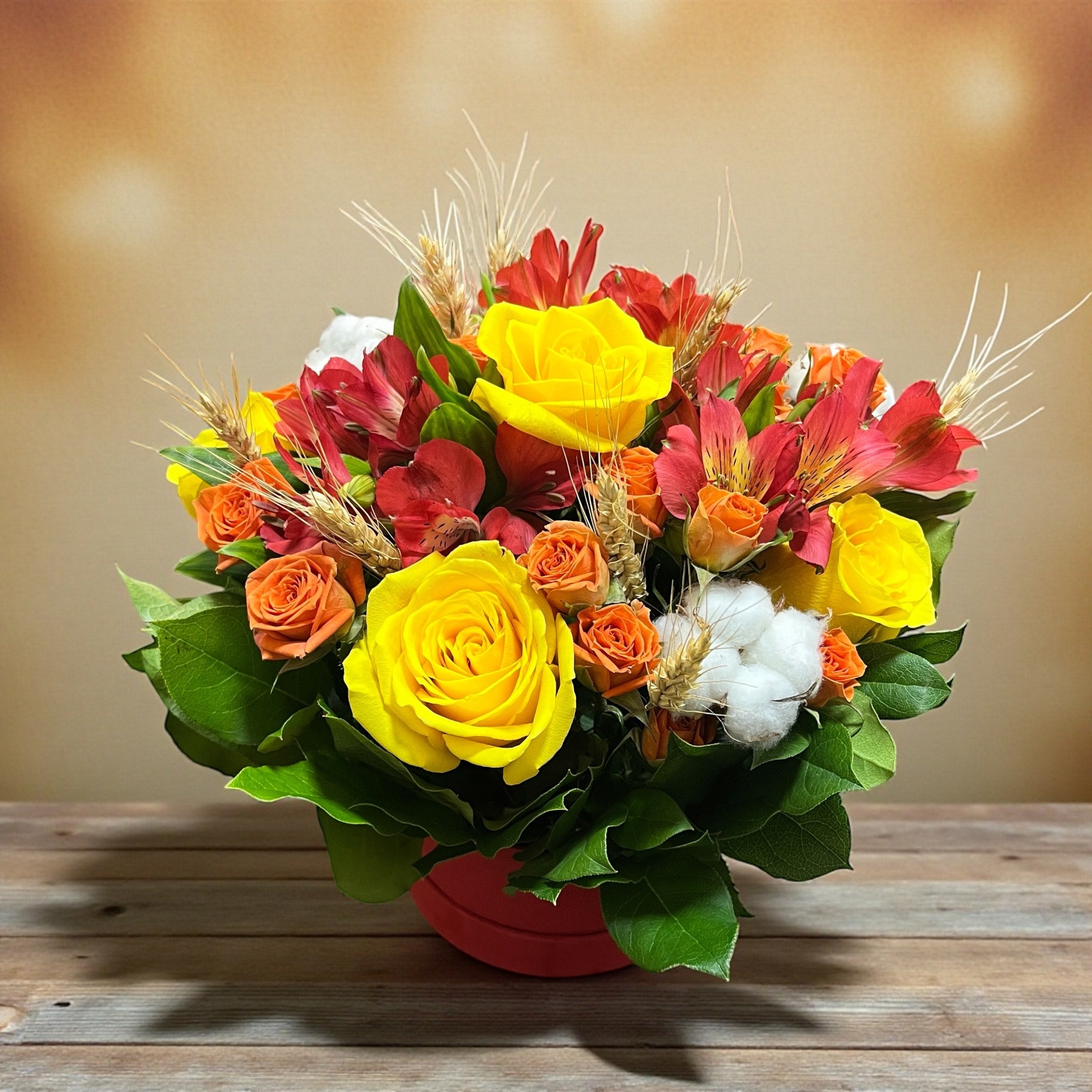 Aranjament floral in nuante calde