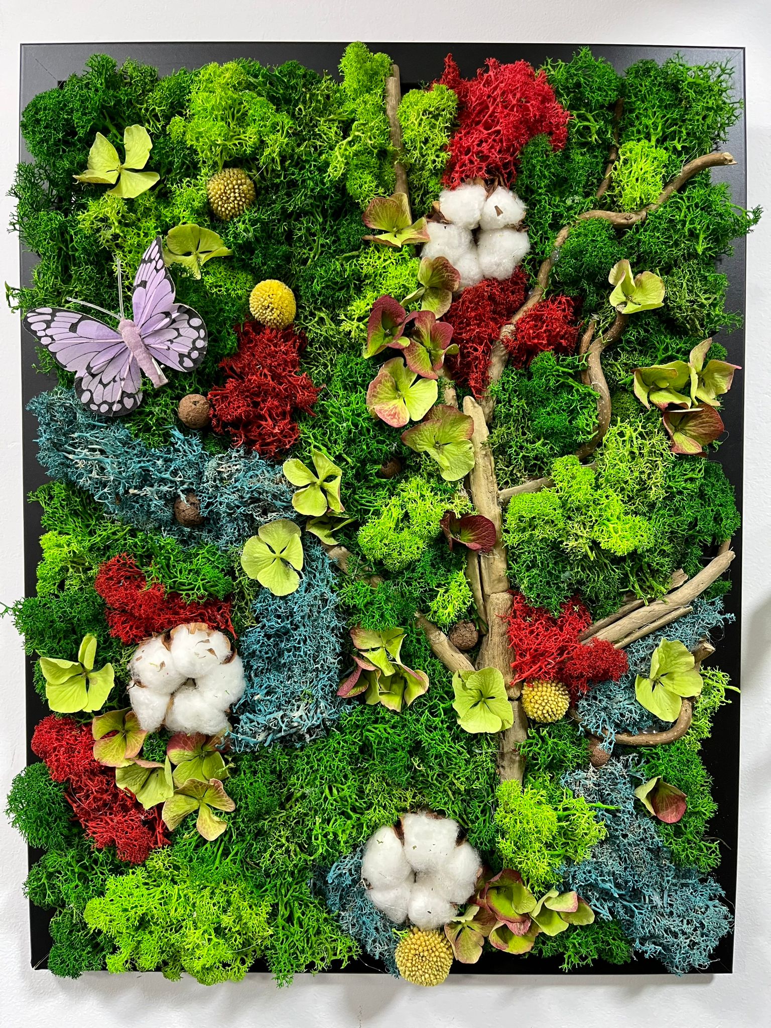 Tablou licheni stabilizati si elemente decorative