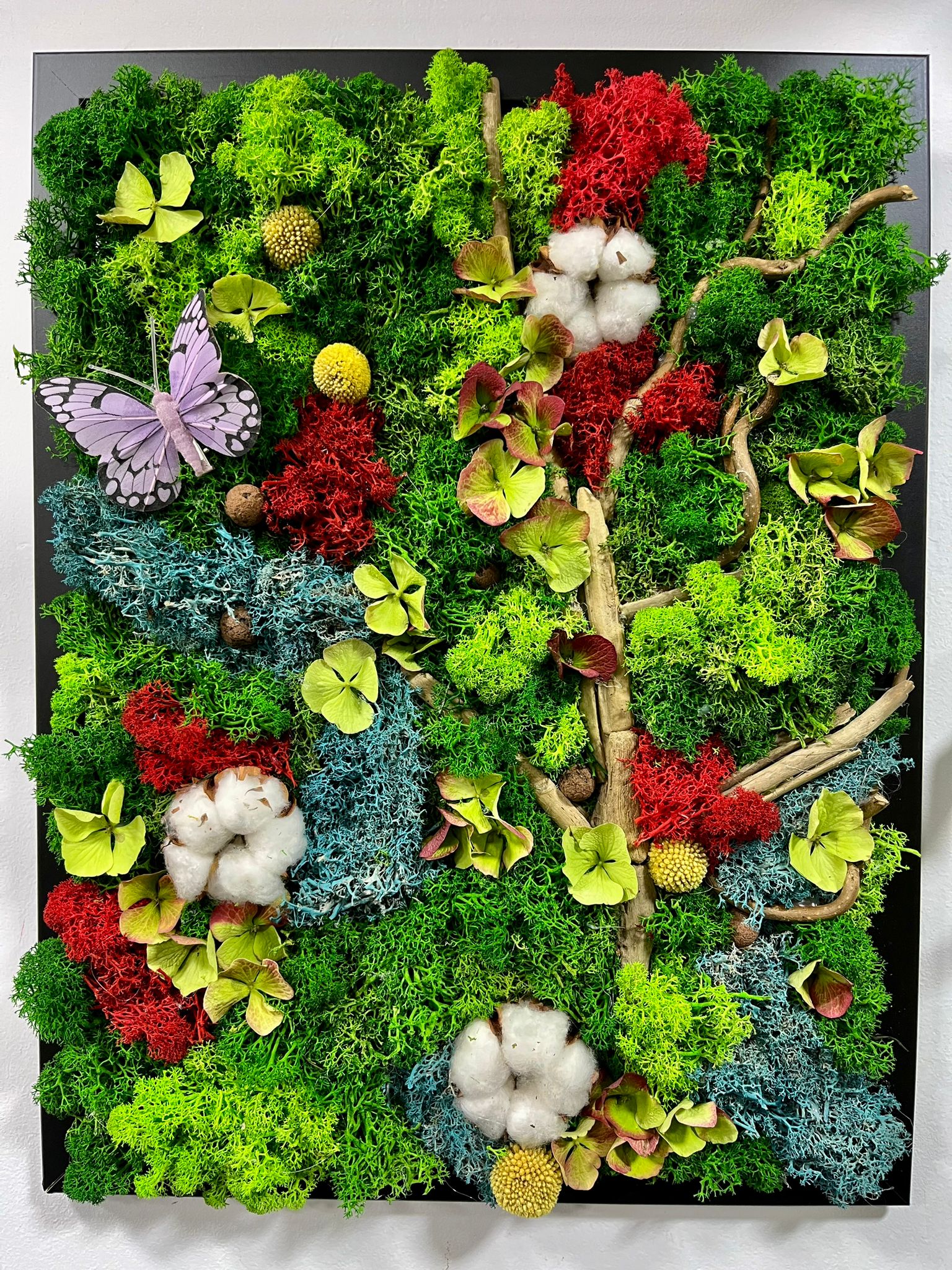 Tablou licheni stabilizati si elemente decorative