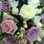 Lumanare de botez cu trandafiri, frezii si lavanda