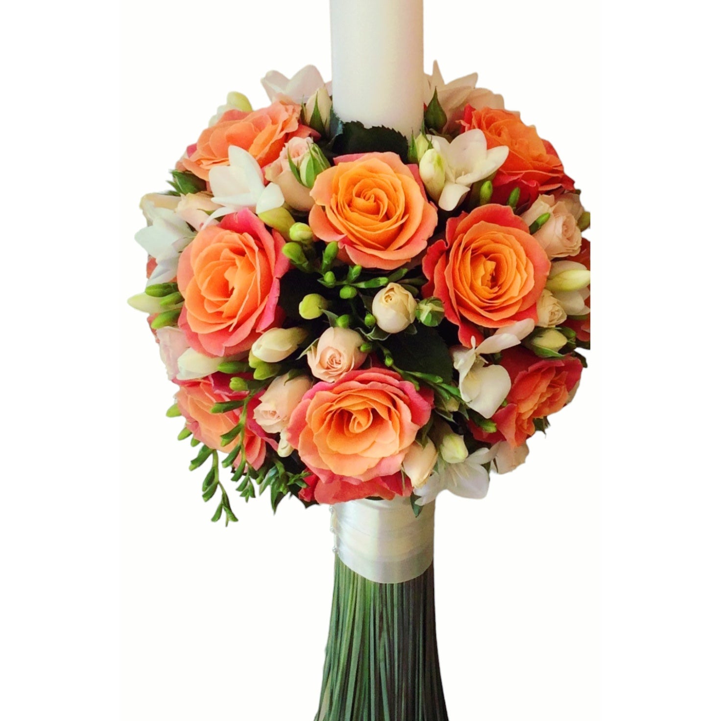 Lumanare de botez cu trandafiri, minirose si frezii