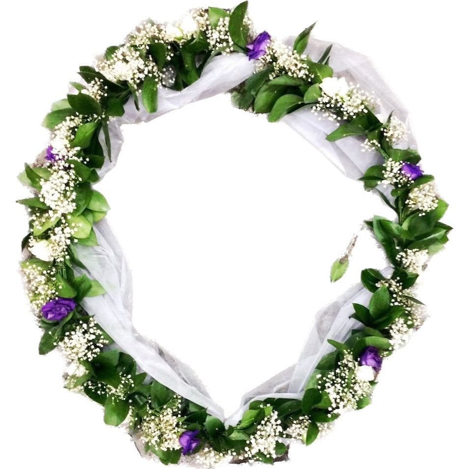 Aranjament cristelnita cu lisianthus, minirose si floarea miresei