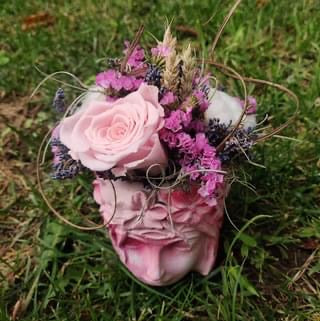 Aranjament elegant cu trandafiri criogenati