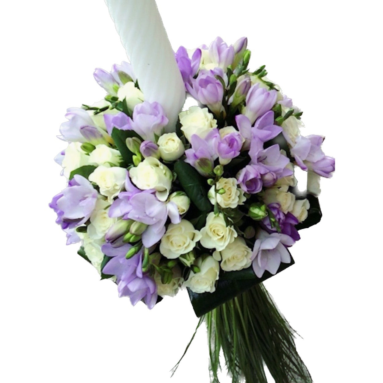 Lumanari de cununie cu minirose si frezii mov