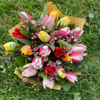 Buchet 21 lalele mix si wax flowers