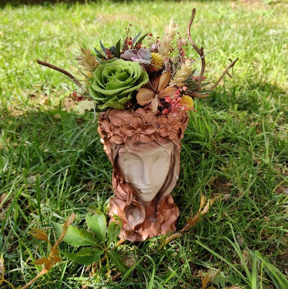 Aranjament elegant cu trandafiri criogenati