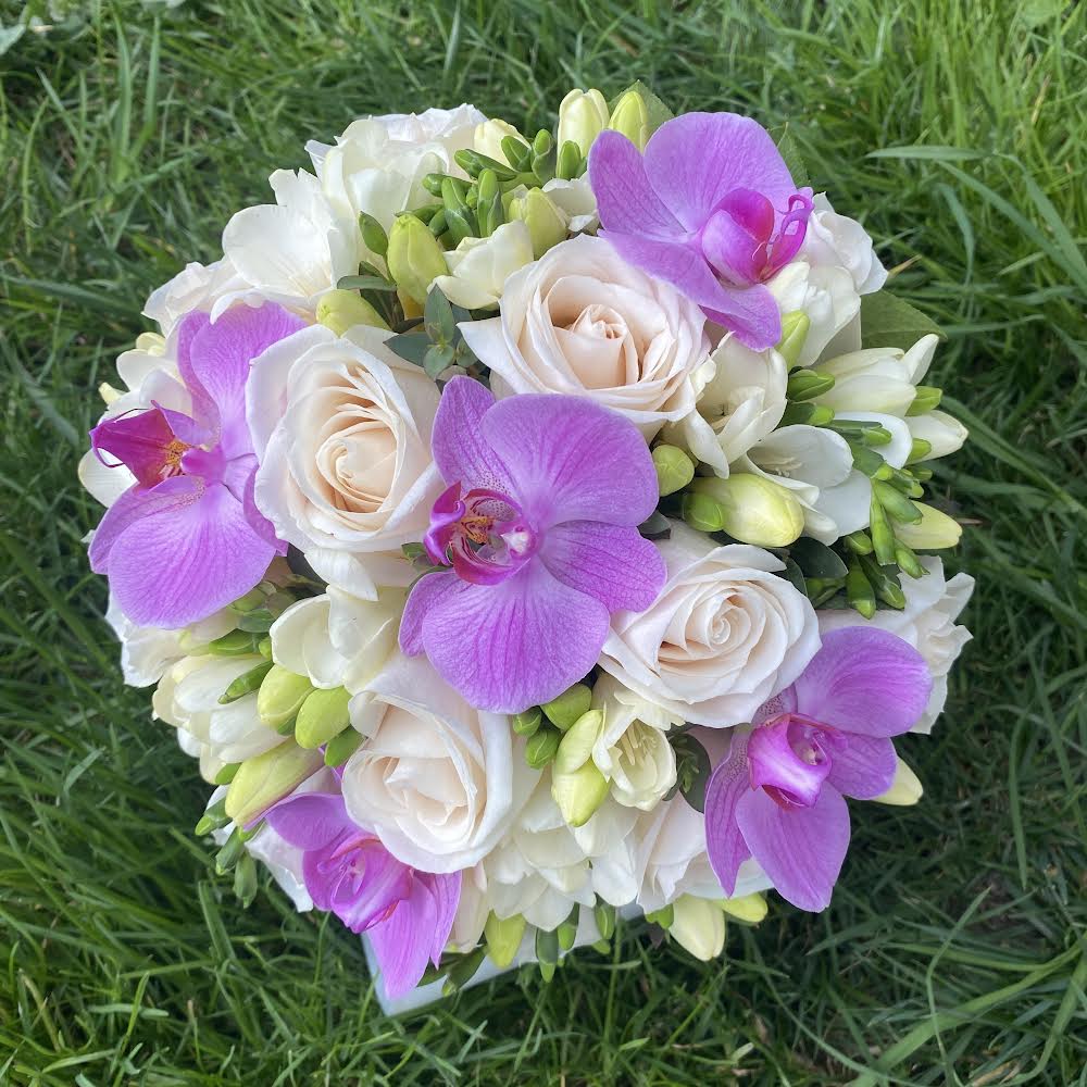 Buchet mireasa trandafiri si orhidee