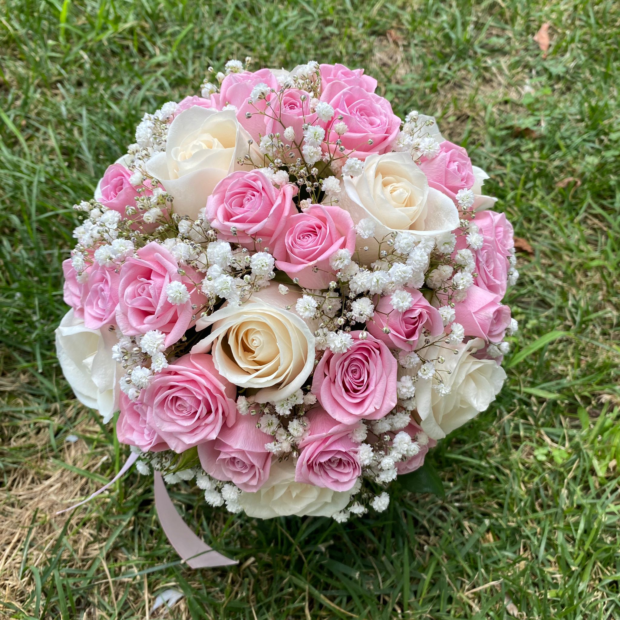 Buchet mireasa trandafiri