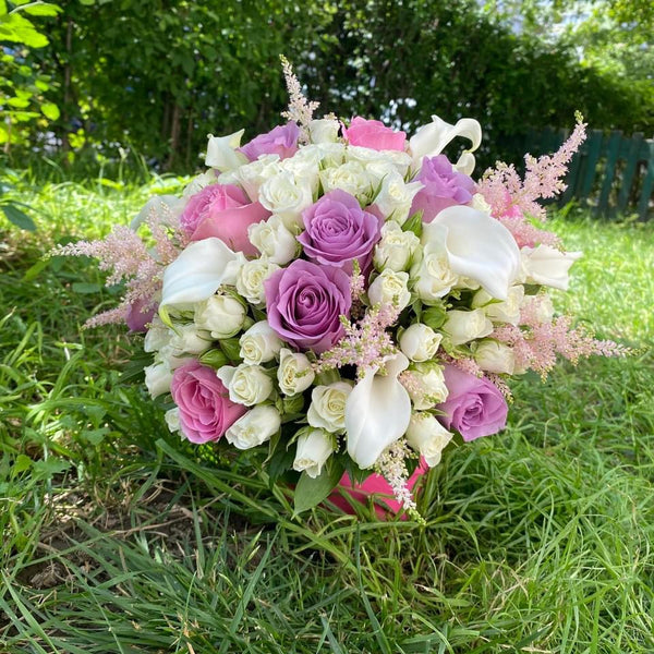 Special bridal bouquet with roses and path