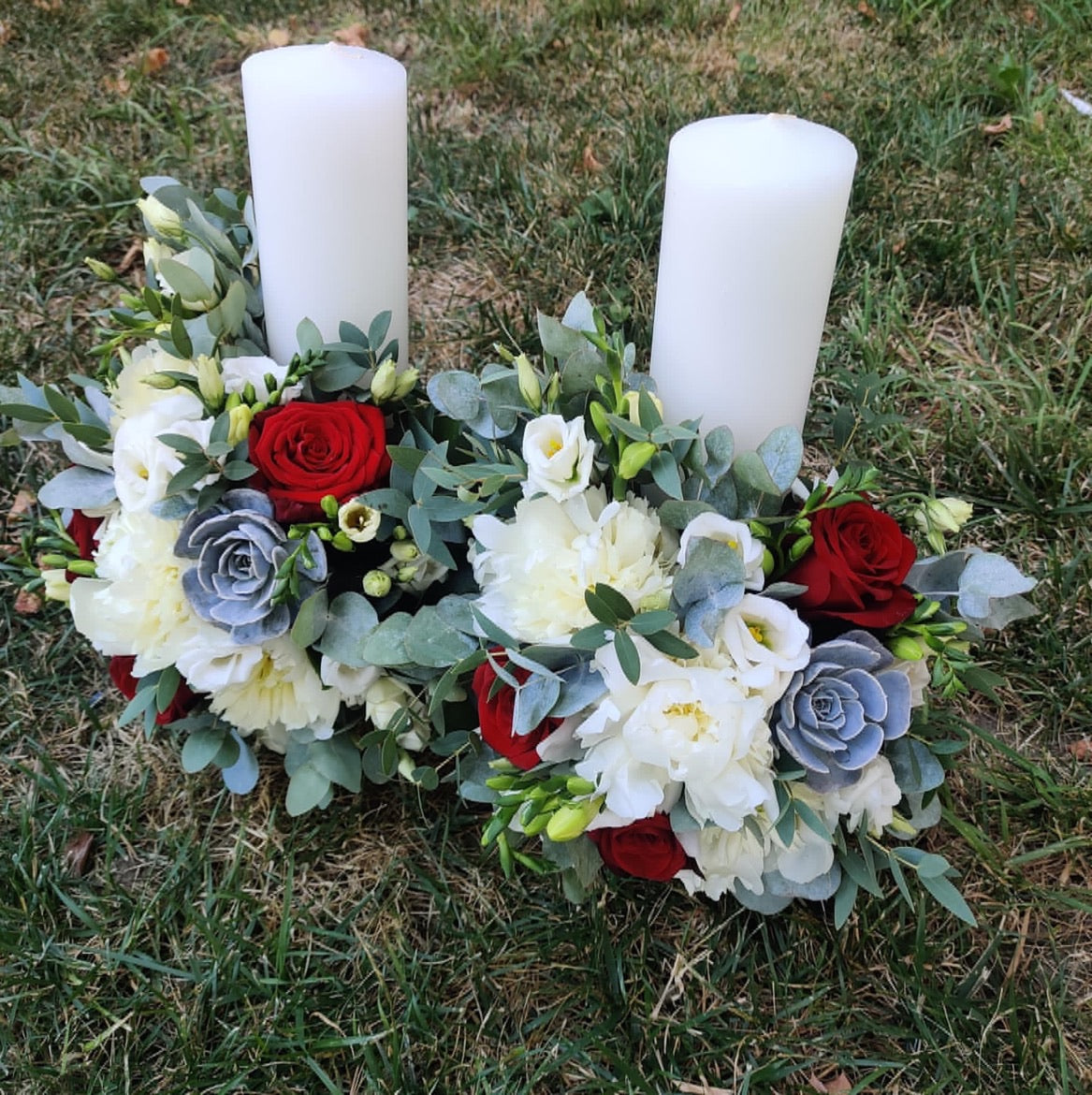 Lumanari cununie bujori si trandafiri rosii