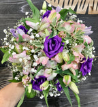 Buchet mireasa lisianthus mov