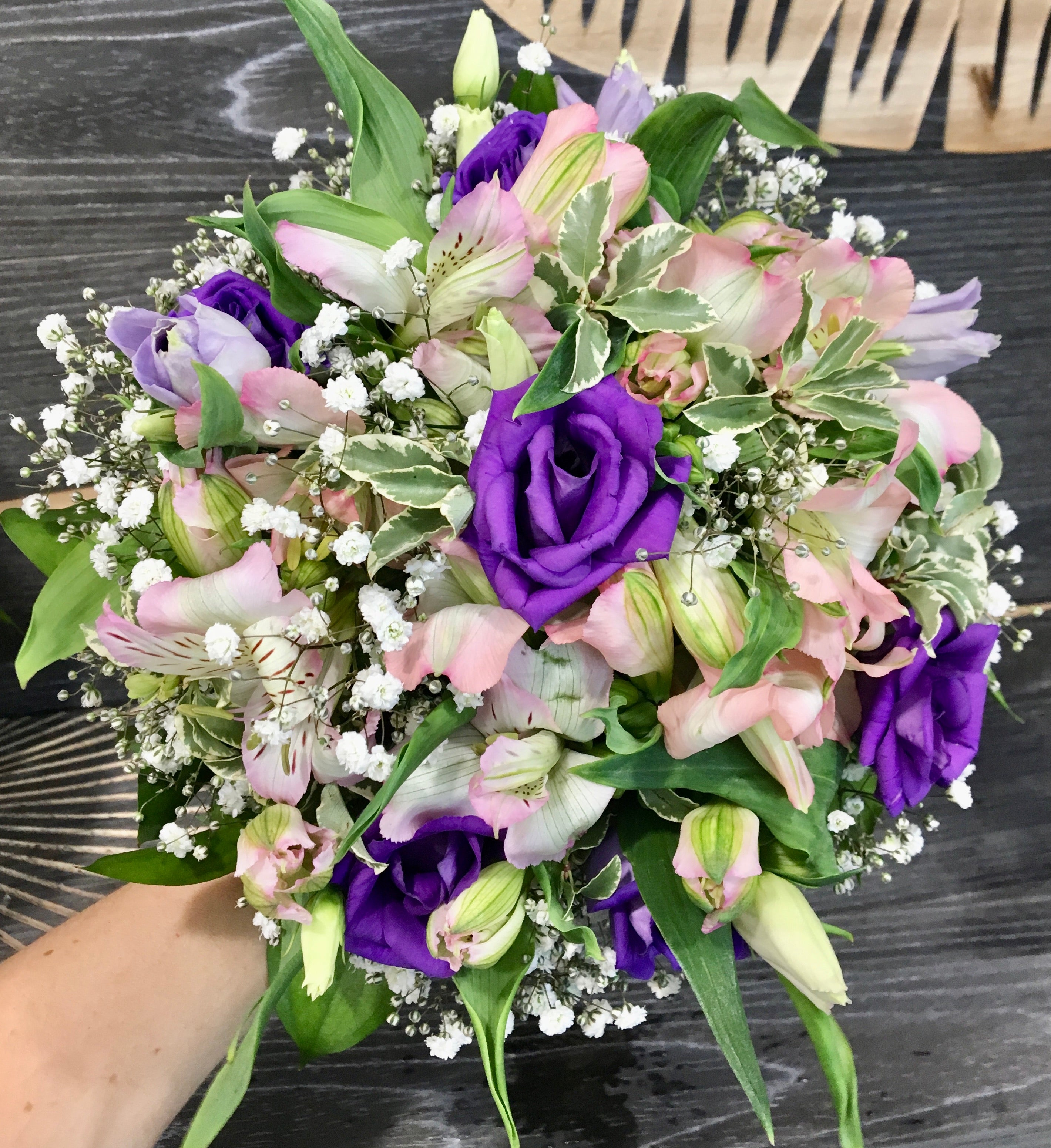 Buchet mireasa lisianthus mov