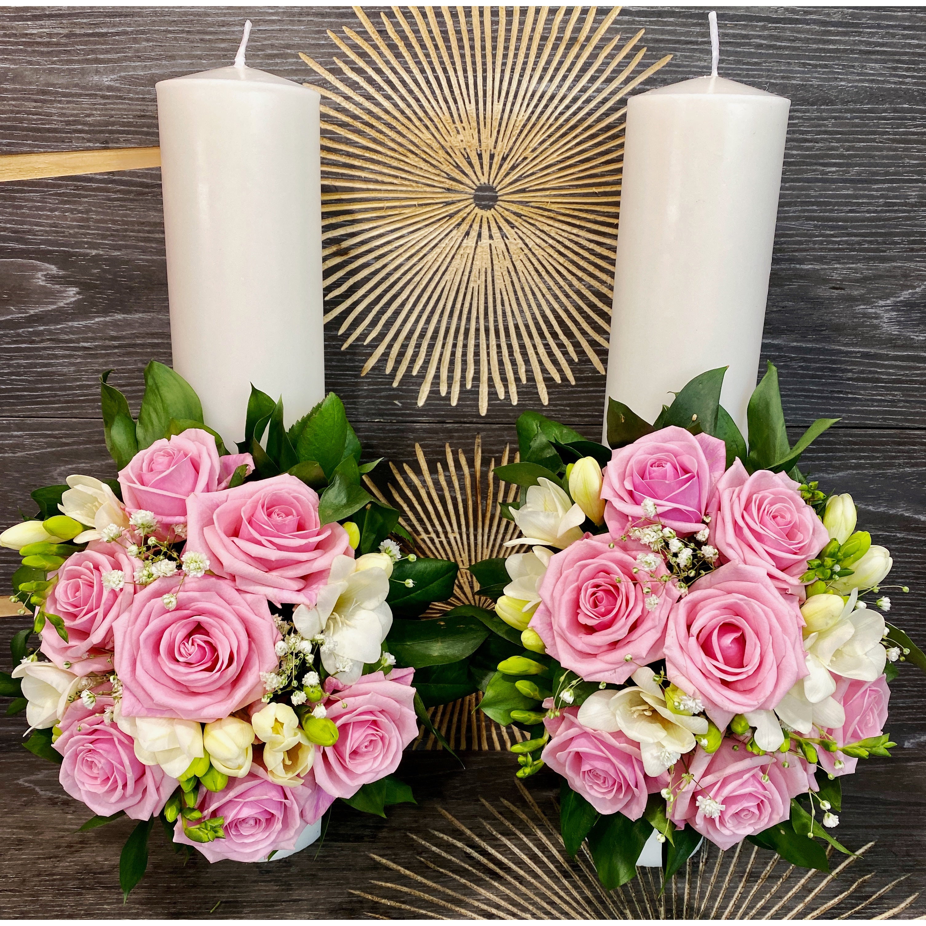 Lumanari scurte de cununie trandafiri roz si frezii