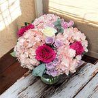 Buchet cu trandafiri, minirose  și  hortensii