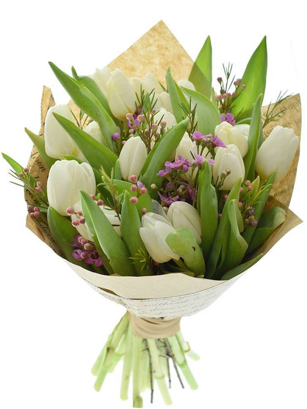 Buchet lalele albe -  flori de primavara, flori de martisor, pret special