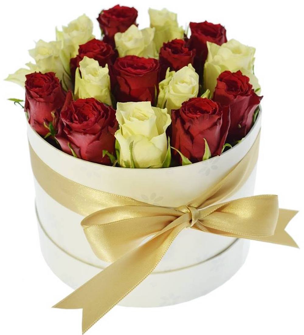 Cutii cu flori elegante - trandafiri rosii si albi, la pret special online!