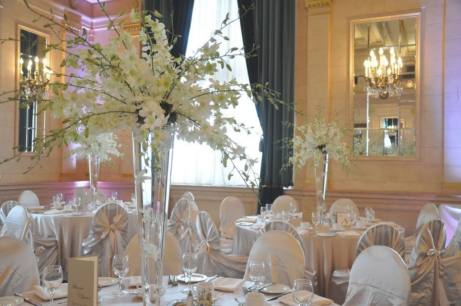 Aranjament floral din orhidee dendrobium alba