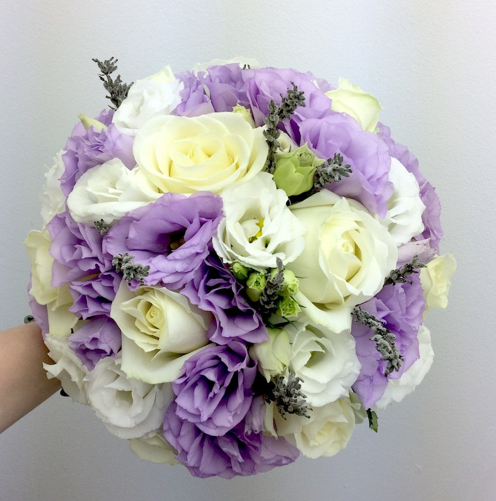 Buchet mireasa lisianthus lila si lavanda