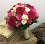 Buchet cununie trandafiri rosii si minirose