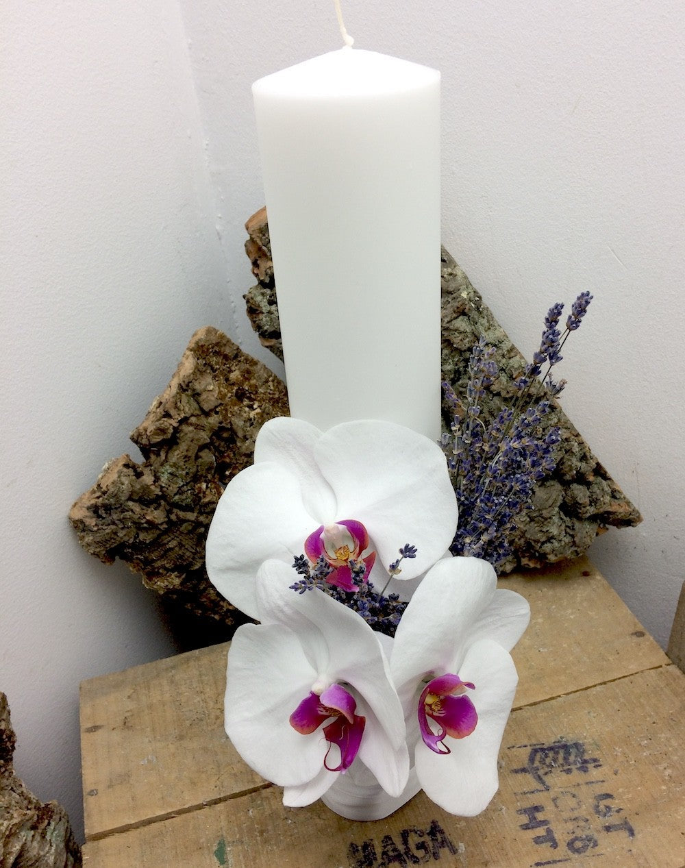 Lumanare botez scurta orhidee si lavanda, pret atractiv, livrare Bucuresti