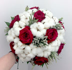 Buchet cununie trandafiri rosii si brunia